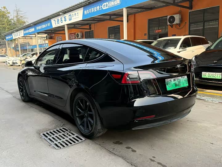 Фото 9 - Tesla Model 3