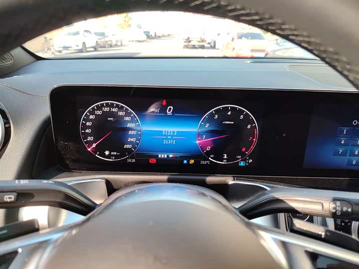 Фото 10 - Mercedes-Benz GLB-Class