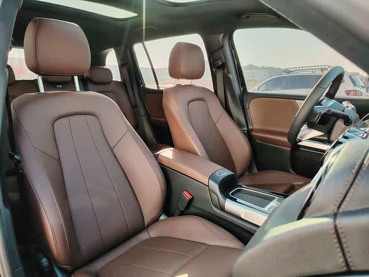 Фото 14 - Mercedes-Benz GLB-Class