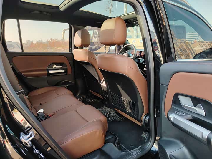 Фото 15 - Mercedes-Benz GLB-Class