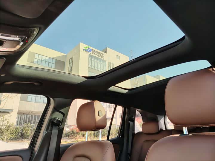 Фото 17 - Mercedes-Benz GLB-Class