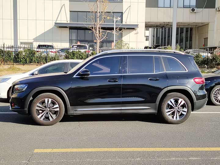 Фото 18 - Mercedes-Benz GLB-Class