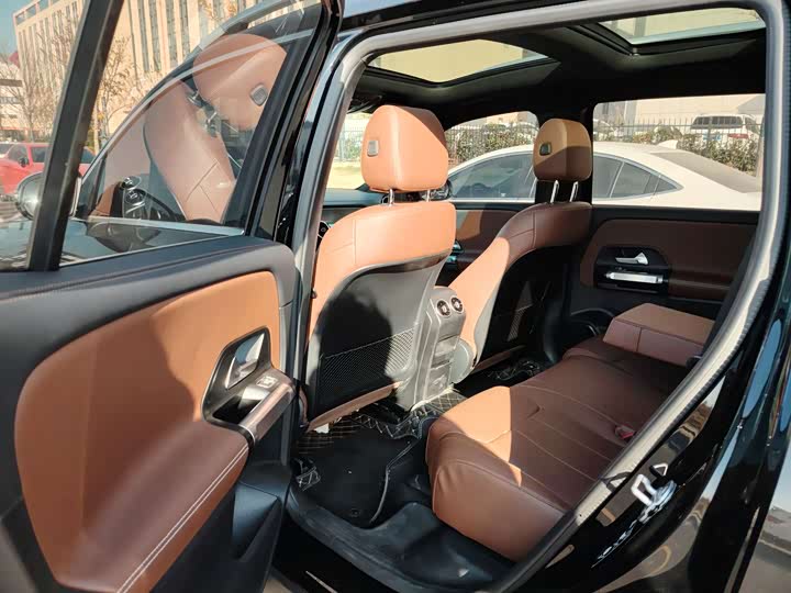 Фото 6 - Mercedes-Benz GLB-Class