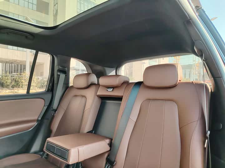 Фото 7 - Mercedes-Benz GLB-Class