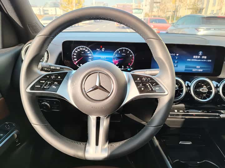 Фото 9 - Mercedes-Benz GLB-Class