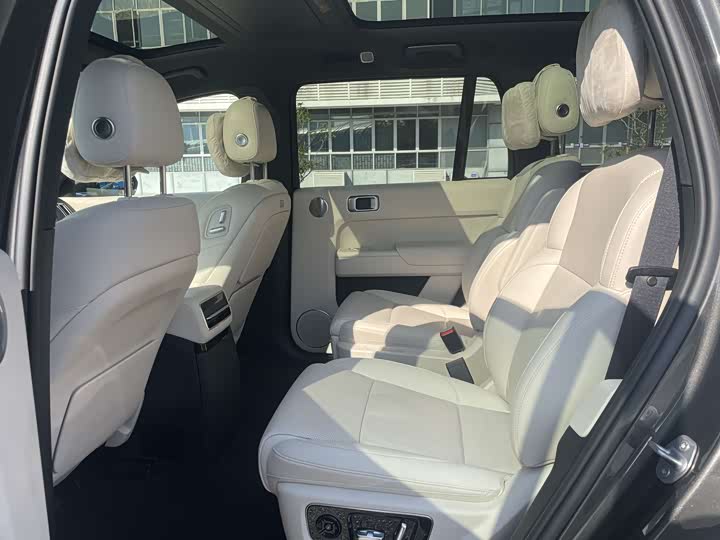 Фото 12 - LiXiang L9