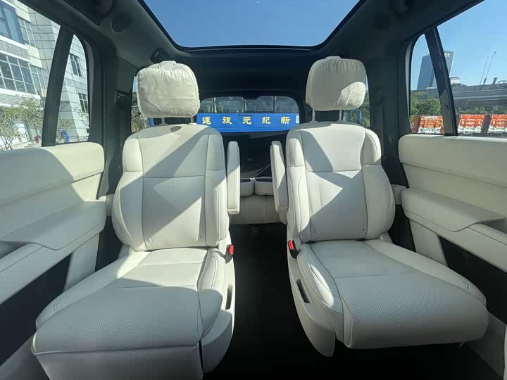 Фото 13 - LiXiang L9