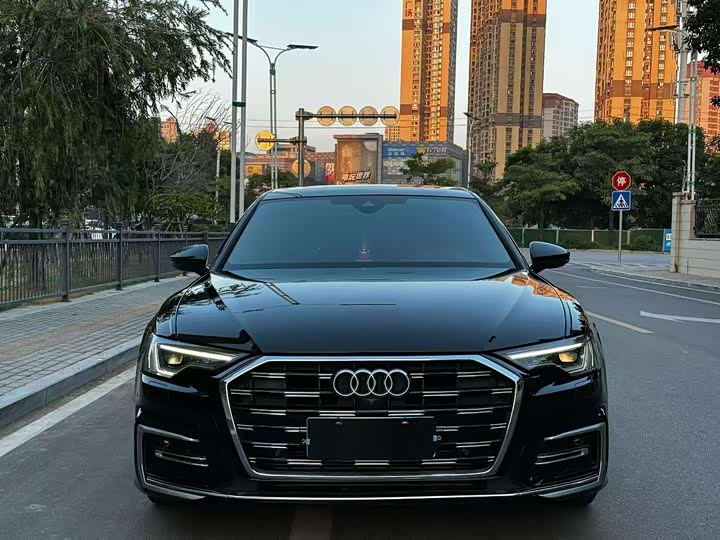 Фото 2 - Audi A6L