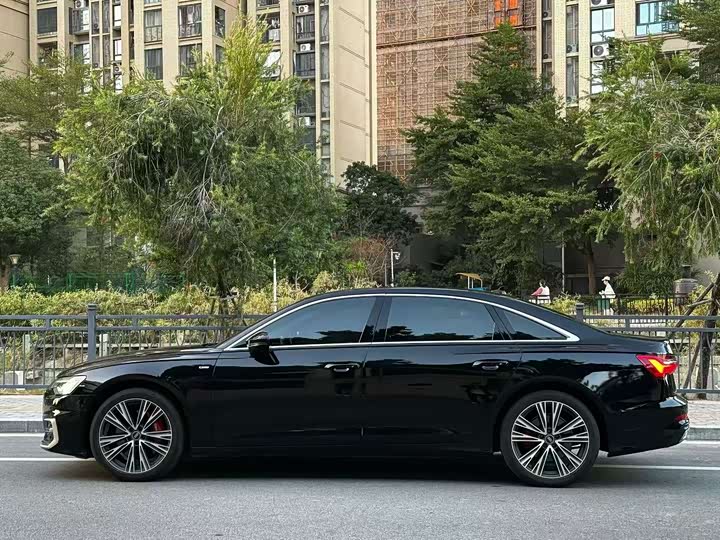 Фото 3 - Audi A6L