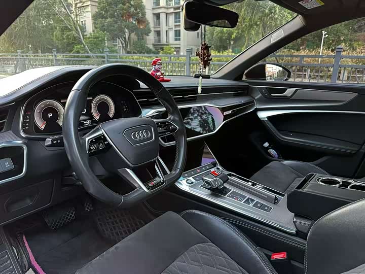 Фото 4 - Audi A6L
