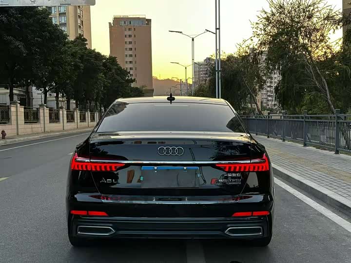 Фото 8 - Audi A6L