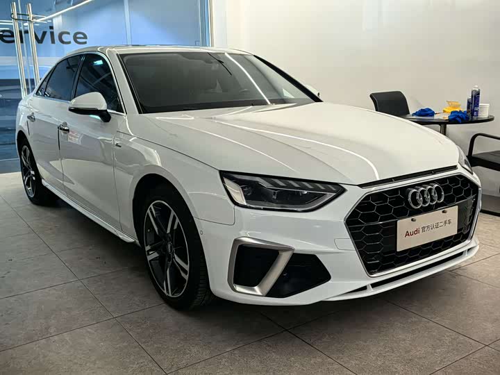 Фото 3 - Audi A4L