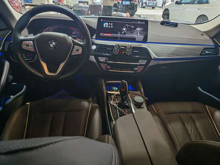 Фото 15 - BMW 5 Series