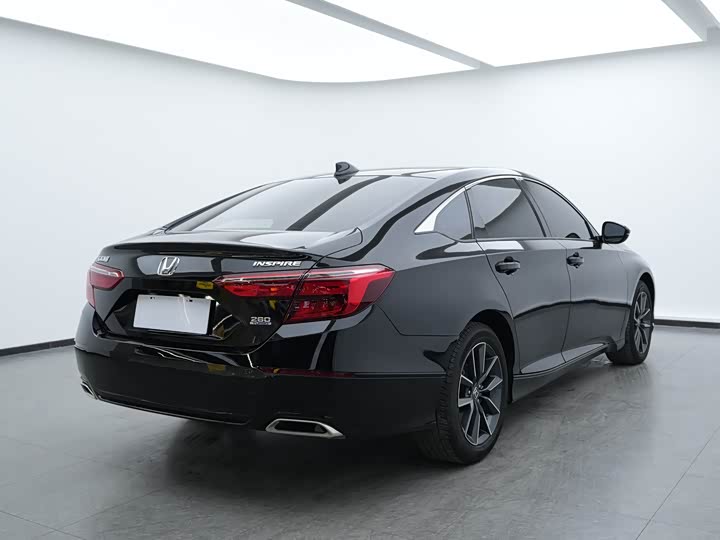 Фото 4 - Honda Inspire