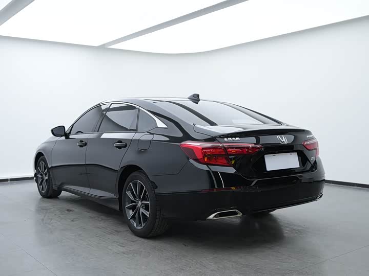 Фото 6 - Honda Inspire