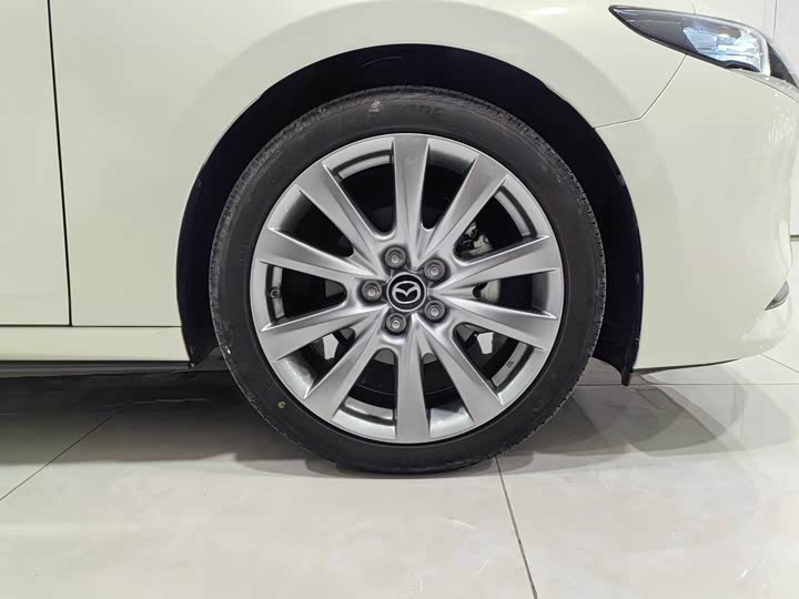 Фото 10 - Mazda 3 (Axela)