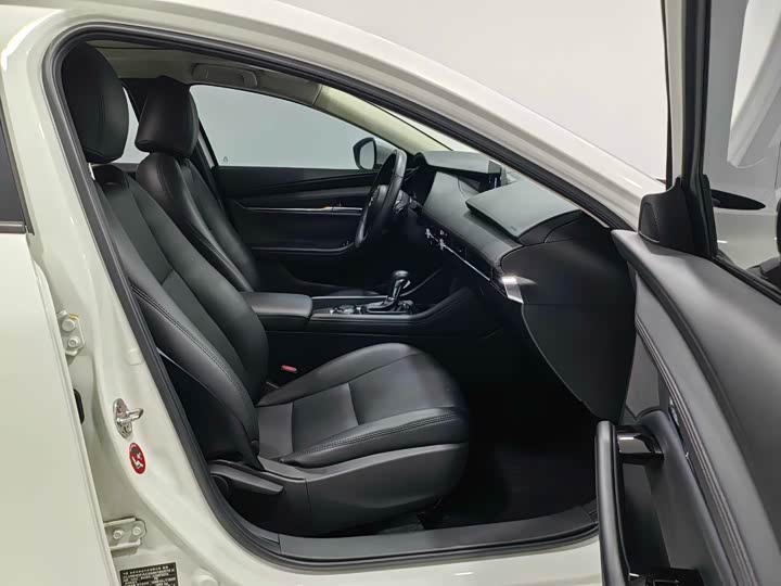 Фото 9 - Mazda 3 (Axela)