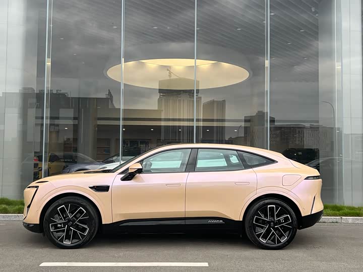 Фото 2 - Avatr 11