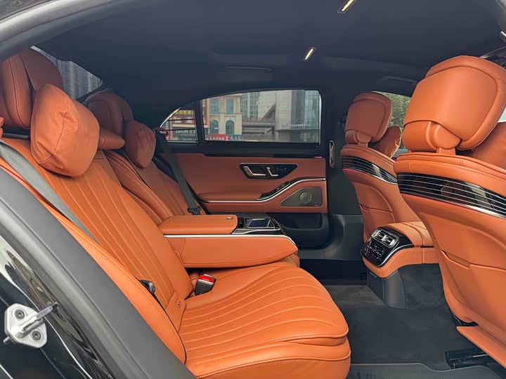 Фото 13 - Mercedes-Benz S-Class