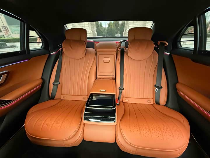 Фото 17 - Mercedes-Benz S-Class