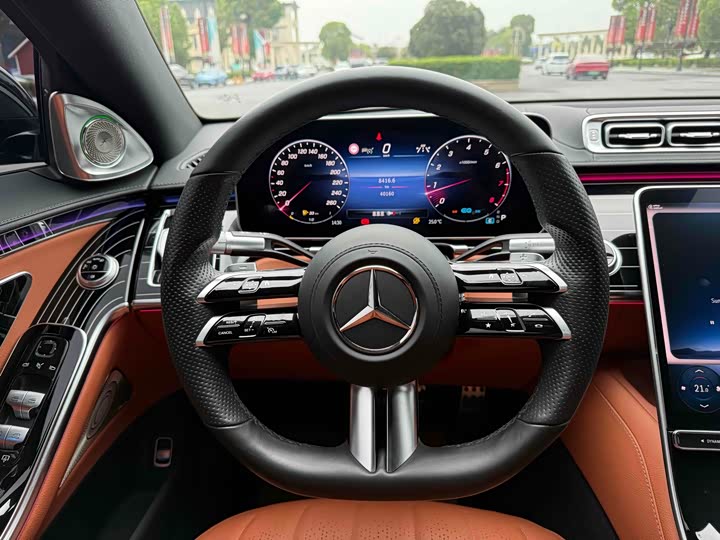 Фото 23 - Mercedes-Benz S-Class