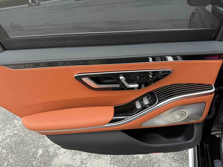 Фото 25 - Mercedes-Benz S-Class