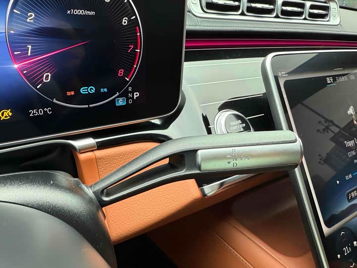 Фото 27 - Mercedes-Benz S-Class