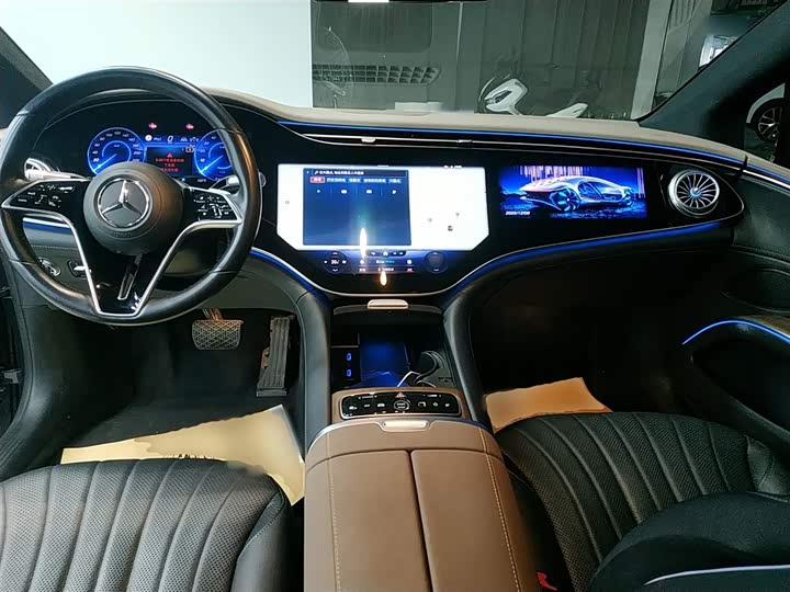 Фото 10 - Mercedes-Benz EQS