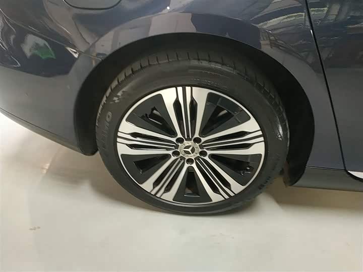 Фото 26 - Mercedes-Benz EQS