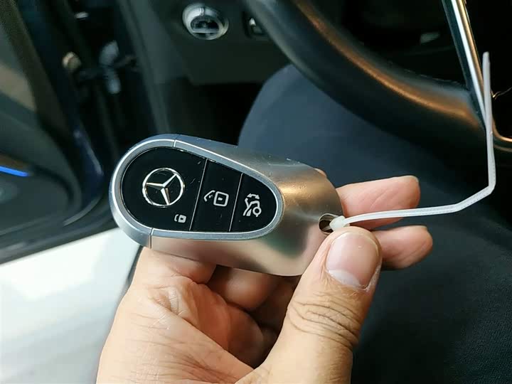 Фото 9 - Mercedes-Benz EQS