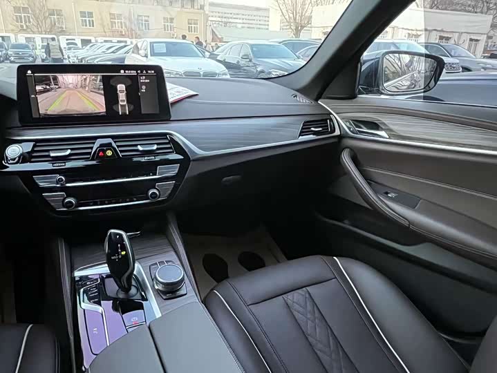 Фото 22 - BMW 5 Series