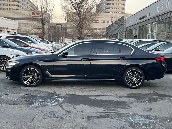 Фото 24 - BMW 5 Series