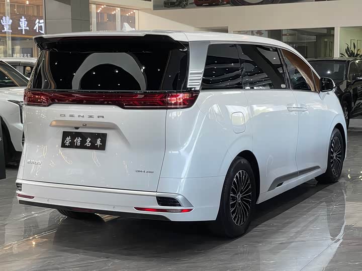 Фото 4 - Denza D9