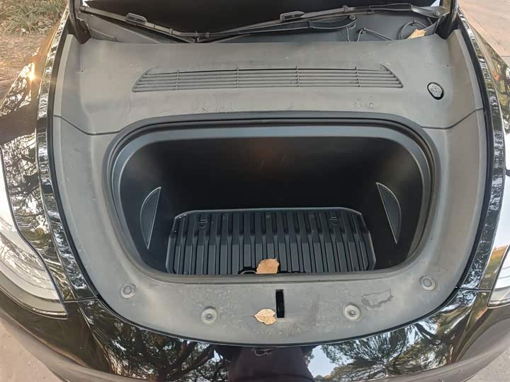 Фото 11 - Tesla Model Y