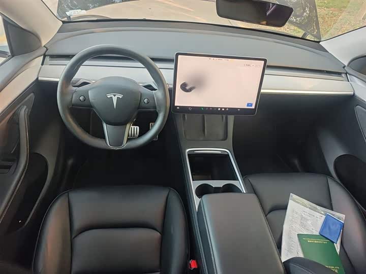 Фото 13 - Tesla Model Y