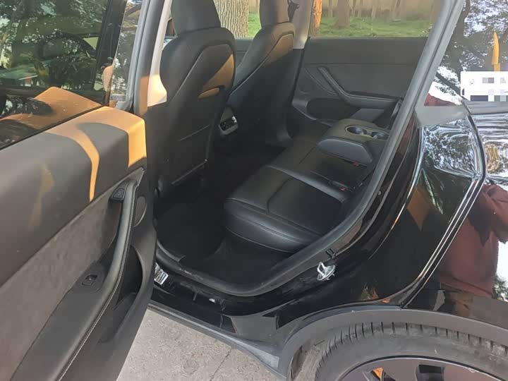 Фото 15 - Tesla Model Y