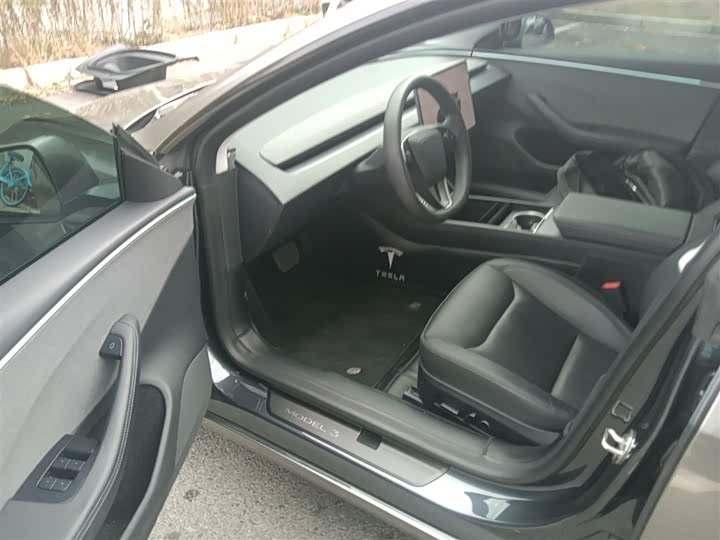 Фото 16 - Tesla Model 3