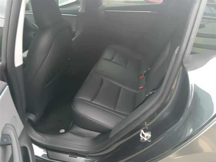 Фото 17 - Tesla Model 3