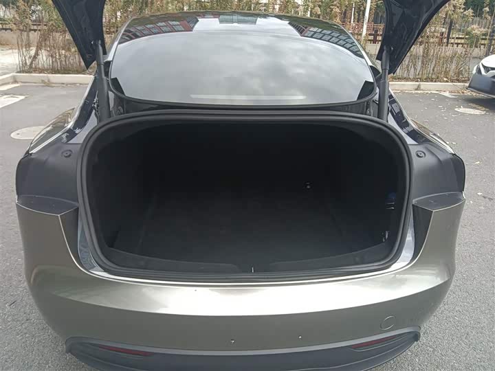 Фото 19 - Tesla Model 3