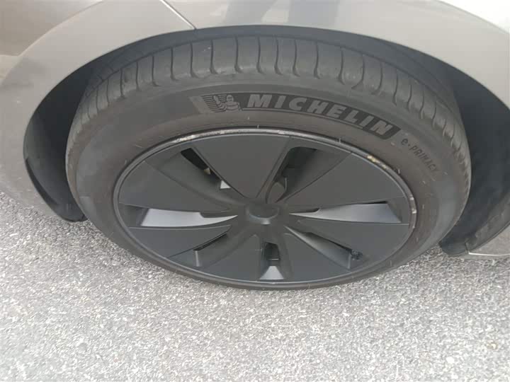 Фото 23 - Tesla Model 3