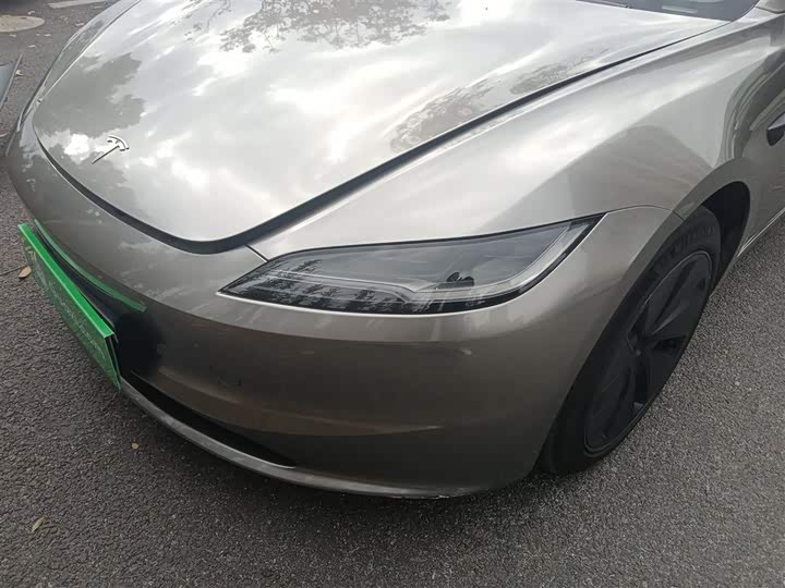 Фото 24 - Tesla Model 3