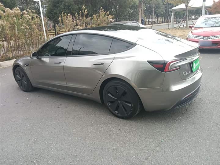 Фото 5 - Tesla Model 3
