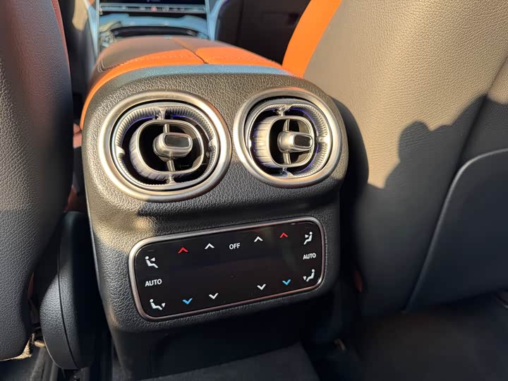 Фото 22 - Mercedes-Benz GLC-Class