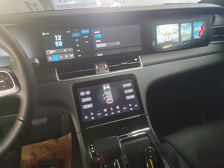 Фото 13 - LiXiang One