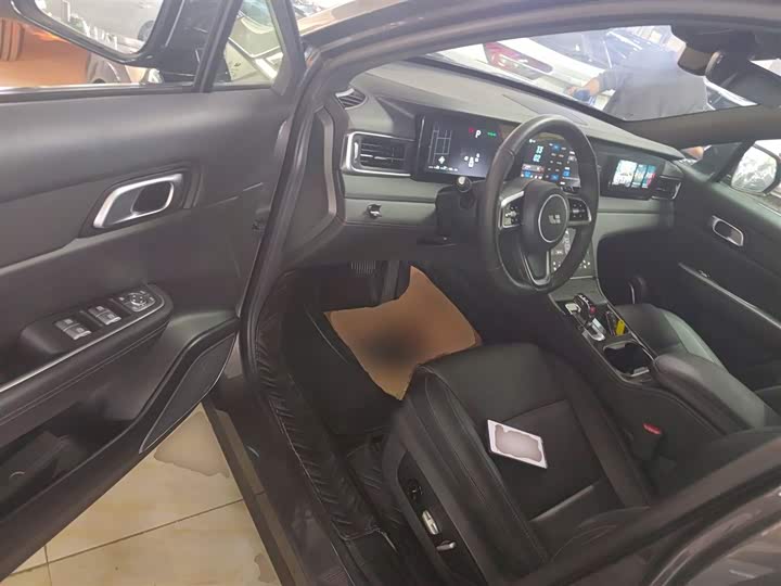 Фото 16 - LiXiang One