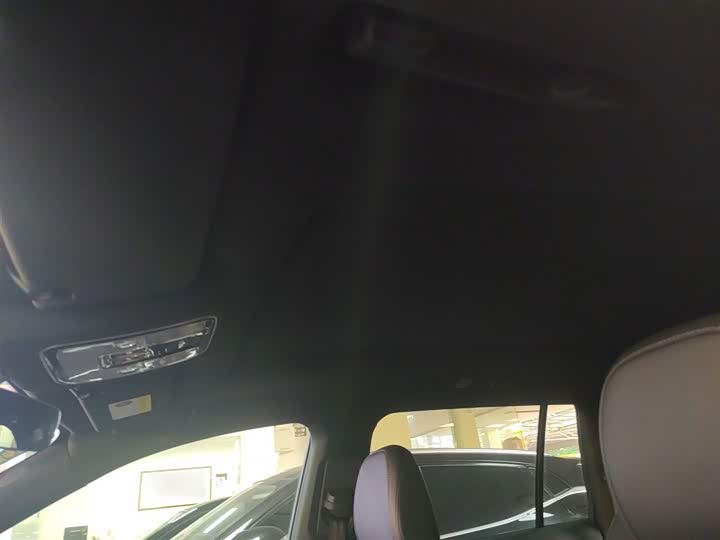 Фото 18 - LiXiang One