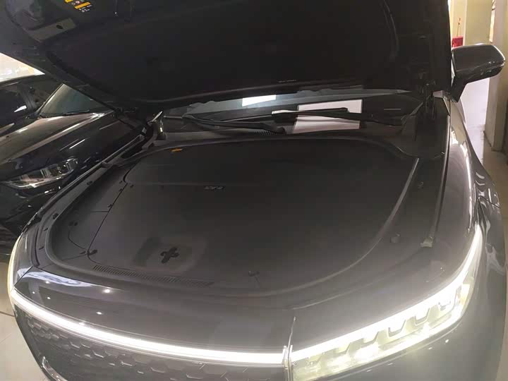 Фото 20 - LiXiang One