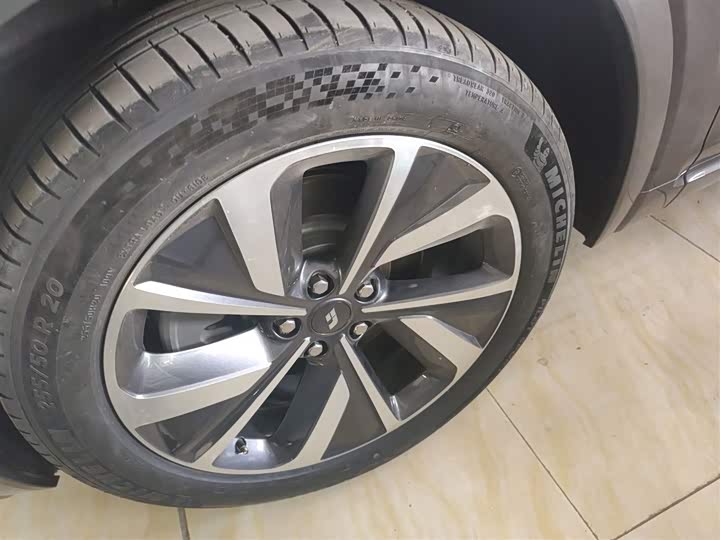 Фото 23 - LiXiang One