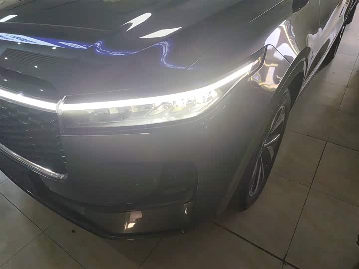 Фото 24 - LiXiang One