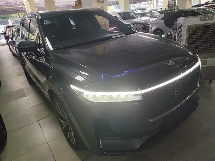 Фото 4 - LiXiang One